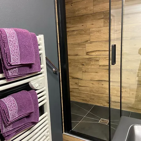 Face A La 아파트 위머로우